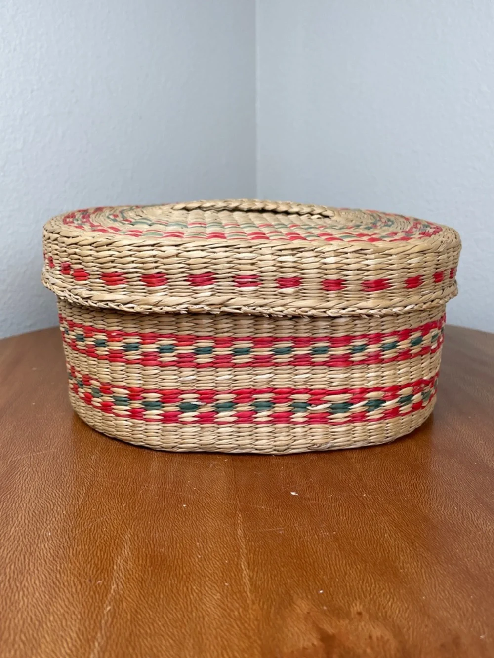 Set of 4 Vintage Grass Nesting Baskets with Lids